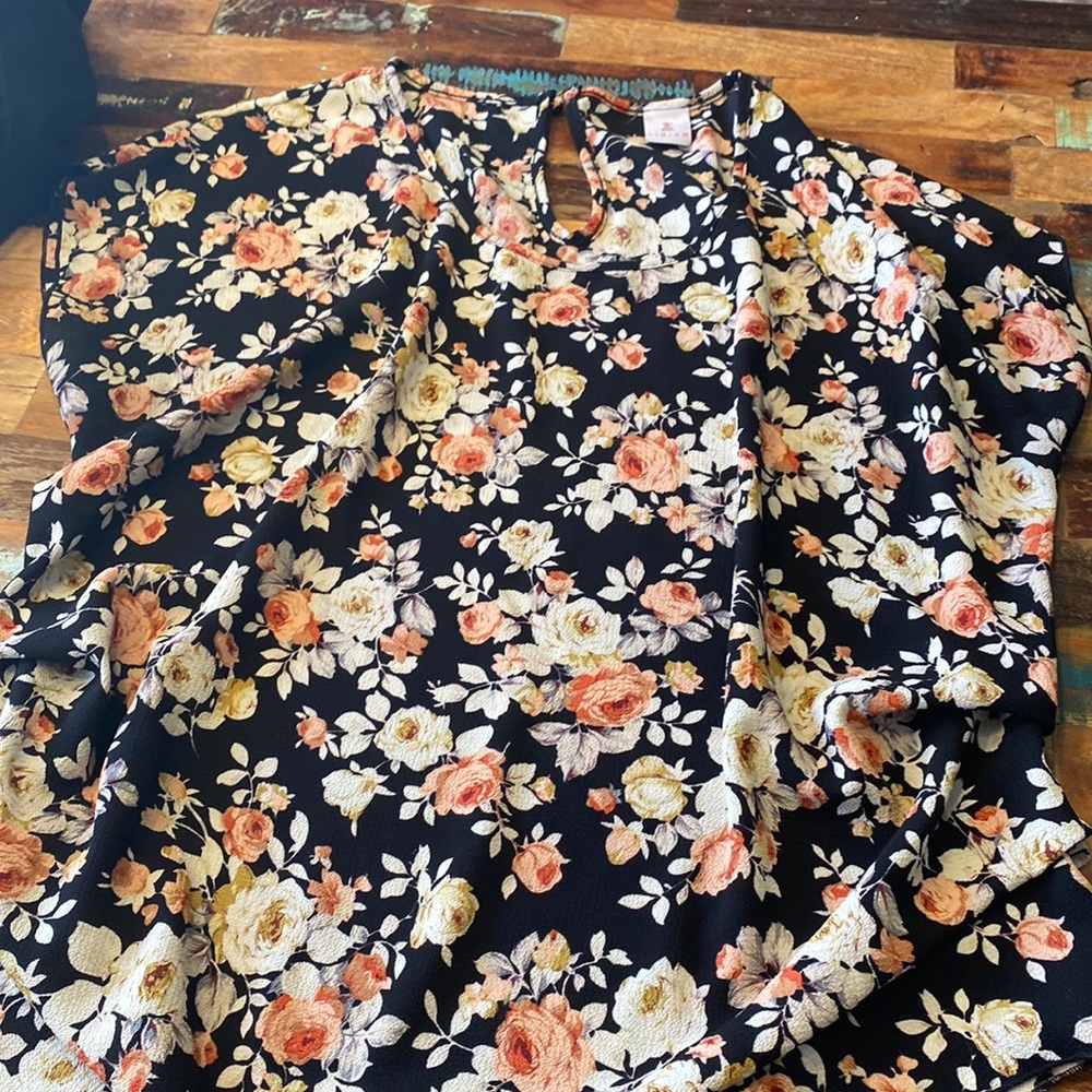 Floral shirt !